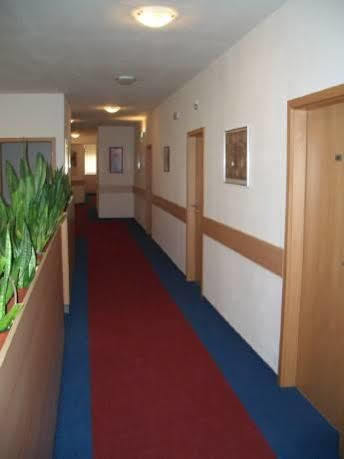 Hotel O.K. 1 Бероун Экстерьер фото